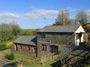 Self catering breaks at Courtyard Barn in Widegates, Cornwall