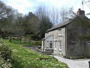 Self catering breaks at Westside Cottage in Cardinham, Cornwall