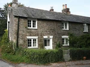 Self catering breaks at Hollyhocks Cottage in Hellandbridge, Cornwall