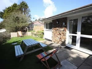 Self catering breaks at Dorvil in Mawgan Porth, Cornwall