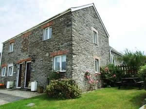 Self catering breaks at Trailside in St Issey, Cornwall