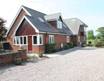 Corner House Cottages - Dove Cottage in Rossett, Wrexham, North Wales