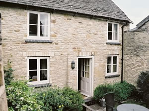 Self catering breaks at Haywards Cottage in Stow-on-the-Wold, Gloucestershire Self catering breaks at Haywards Cottage in Stow-on-the-Wold, Gloucestershire