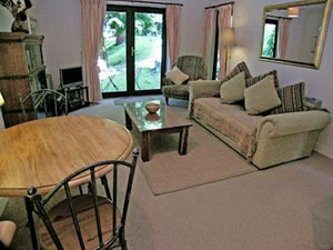 Self catering breaks at Squirrels in Neaum Crag, Cumbria Self catering breaks at Squirrels in Neaum Crag, Cumbria