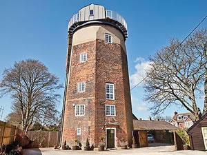 Self catering breaks at The Windmill in Wendover, Buckinghamshire Self catering breaks at The Windmill in Wendover, Buckinghamshire