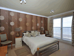 Self catering breaks at 4 bedroom apartment in Ayr, Ayrshire