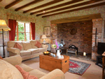 Self catering breaks at 2 bedroom cottage in Evesham, Worcestershire