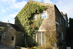 Self catering breaks at Stone Cottage in Oxenhope, West Yorkshire