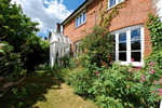 Self catering breaks at Shamrock Cottage in Northrepps, Norfolk