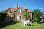 Self catering breaks at Cuckoo Cottage in South Creake, Norfolk