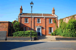 Self catering breaks at Old Harper House in Aylsham, Norfolk