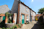 Self catering breaks at 51 High Street in Blakeney, Norfolk