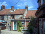 Self catering breaks at 2 Websters Yard in Syderstone, Norfolk