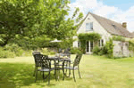 Self catering breaks at Moore Cottage in Bourton on the Water, Gloucestershire