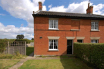 Self catering breaks at 1 Cove Bottom Cottages in Beccles, Suffolk