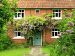 Self catering breaks at Poplar Cottage in Halesworth, Suffolk