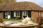 Self catering breaks at Stable Cottage in Woodbridge, Suffolk